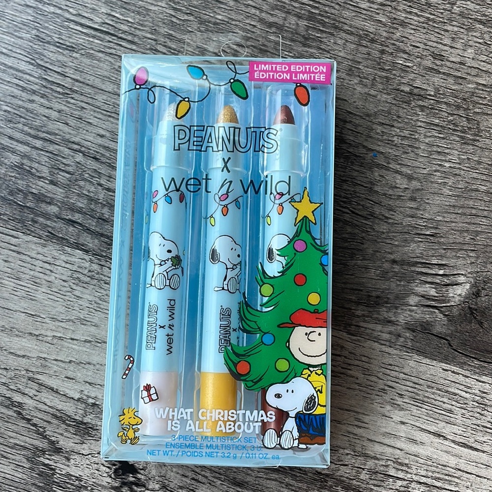 Wet n Wild x Peanuts Eyeshadow Sticks